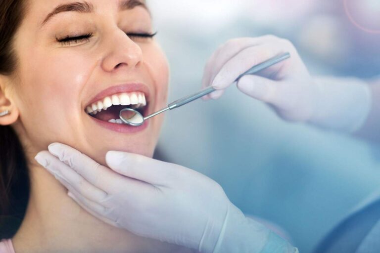 Clínica Dental Helident: ¿Cuál es la diferencia de sonreír con confianza con dentistas Sevilla?