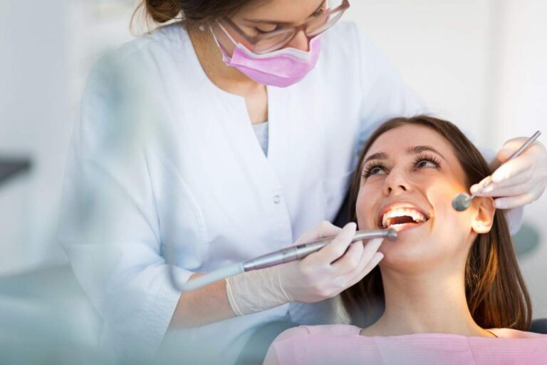 Helident Training Center ofrece un curso para odontólogos en España