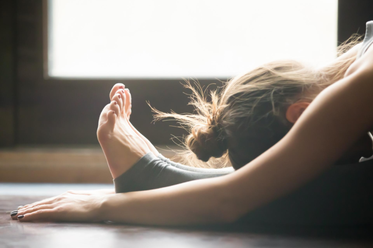 ¿Cómo practicar yoga online?: Escuela de Yoga Nazaret Hermida da respuestas