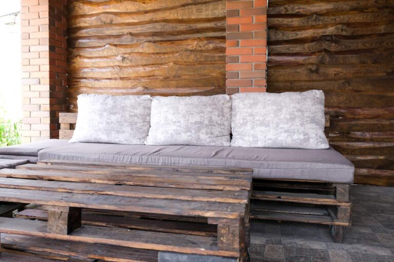 Dydaya Home: sofás de palés con diseño único y hechos a medida