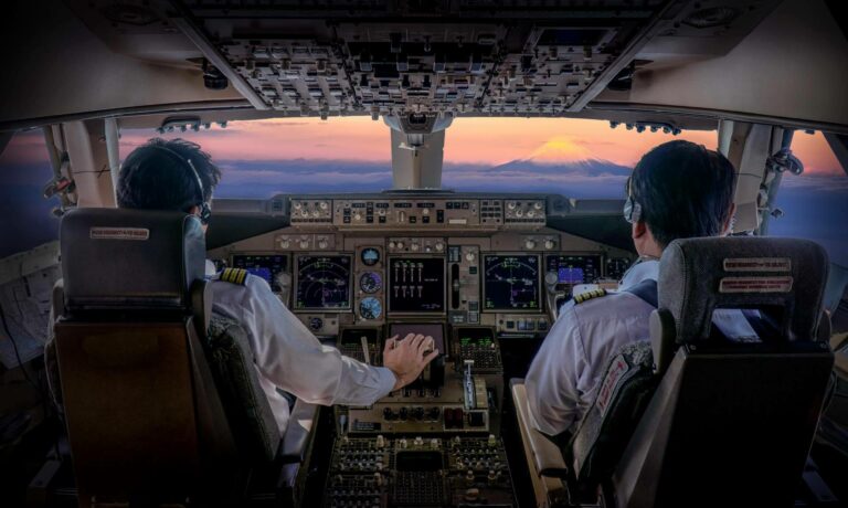 Formarse en aviación: el curso de piloto privado en LeonAvia