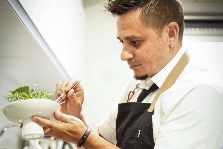 Un restaurante gourmet en casa es posible con el prestigioso chef Víctor Comín