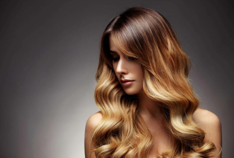 CharoConector Healthy Style lleva a cabo tratamientos para reconstruir el cabello, como el Goldplex