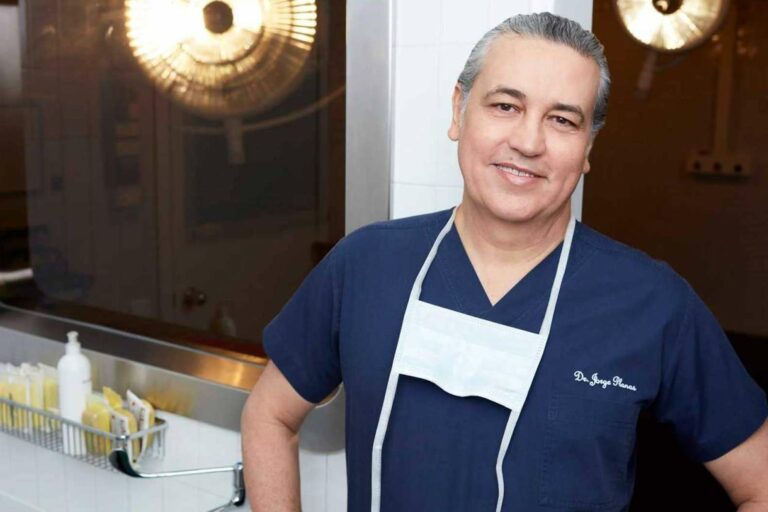 ¿Qué tratamientos de rejuvenecimiento facial realiza el Dr. Jorge Planas?