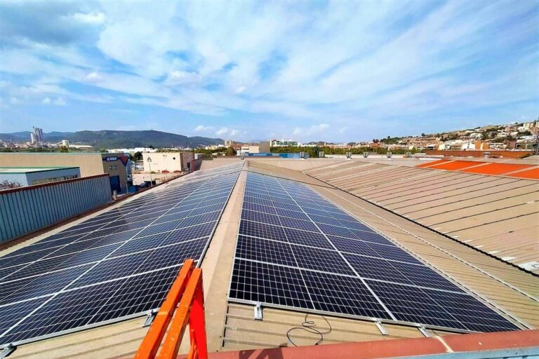 Energiber contribuye a la eficiencia energética realizando instalaciones de autoconsumo solar para particulares y empresas
