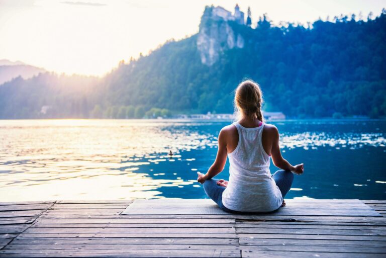 Por la escuela internacional cienciaConciencia®, ¿Cuáles son los beneficios de la meditación y cómo aprender a meditar?