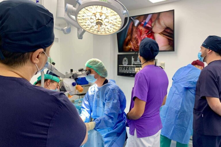 Oral Surgery Tube, la mayor plataforma de habla hispana y la única que emite cirugías en directo