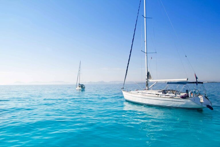 Adelantarse al buen tiempo, el alquiler de barcos para celebraciones en Ibiza y Formentera de la mano de EXOPIA IBIZA CHARTER