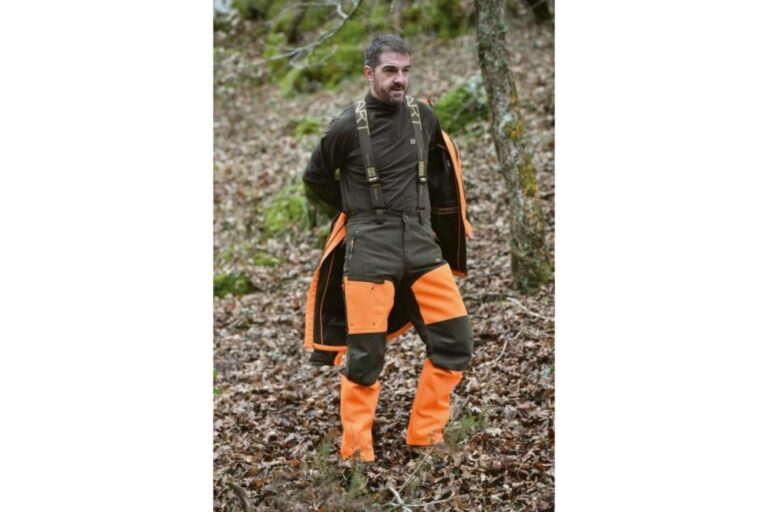 Pantalones Hart y todo tipo de ropa para cazadores en el catálogo de PromoFactory