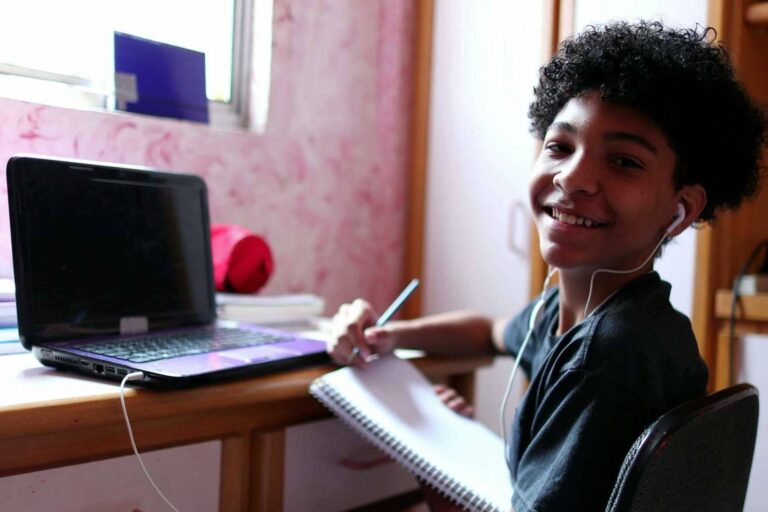 La formación en programación para pequeños y jóvenes es imprescindible para un futuro digital, según Happy Code