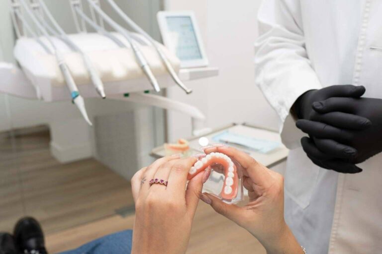 Los servicios innovadores de odontología y estética facial que ofrece la Clínica Dental Calvo de Mora
