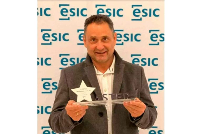 La trayectoria empresarial de Enrique Tomás le otorga el galardón de los Premios Aster