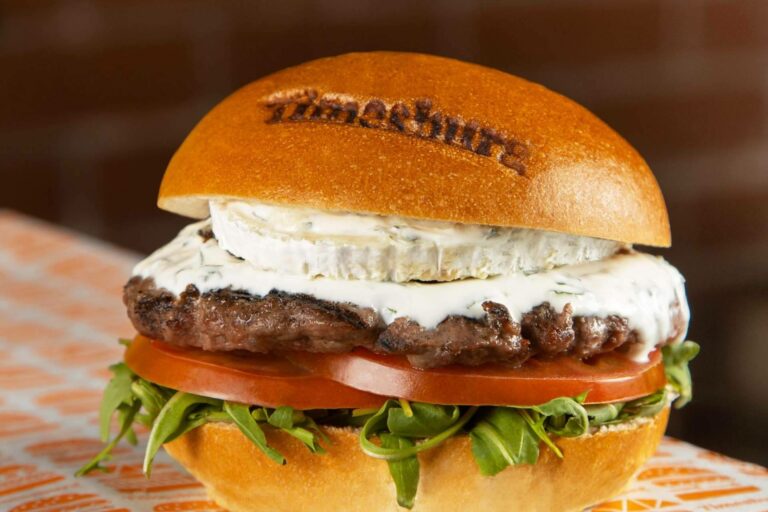 Timesburg presenta La Fresh Cabra, la hamburguesa del mes perfecta para el verano