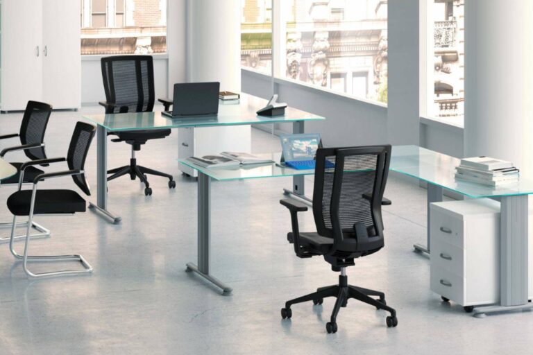 El papel de los muebles en las oficinas operativas, con la firma especializada OfficeDeco