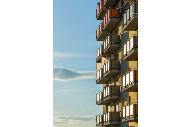 Monika Rüsch ofrece un servicio de alquiler de pisos en la zona alta de Barcelona